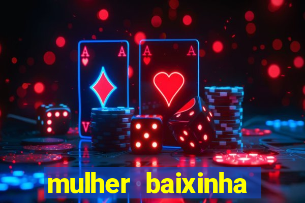 mulher baixinha transando com homens altos