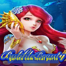 garoto com local porto